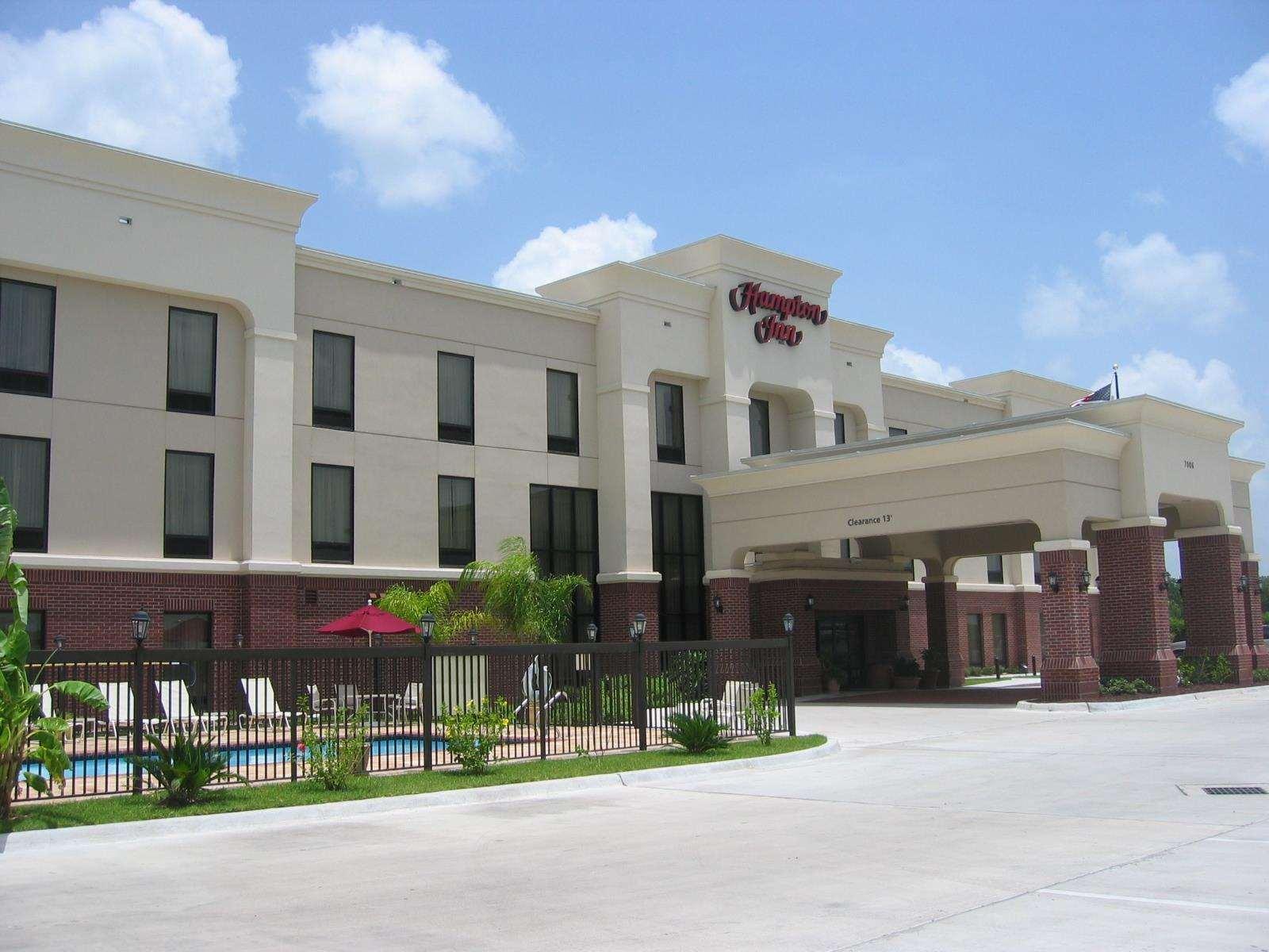 Hampton Inn Victoria Exterior photo